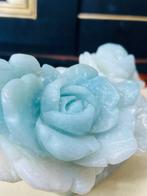 Elegante Amazoniet Bloem Carving – Een Symbool van Rust &