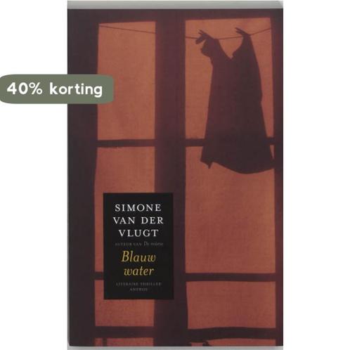 Blauw water 9789041410900 Simone van der Vlugt, Boeken, Thrillers, Gelezen, Verzenden