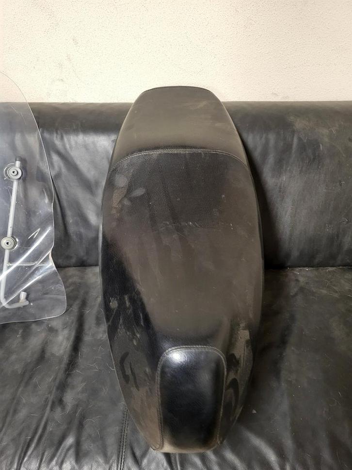 Kymco Bet & Win 50 LC 2005 / Buddy Zadel Compleet, Fietsen en Brommers, Brommeronderdelen | Scooters, Kymco, Ophalen of Verzenden