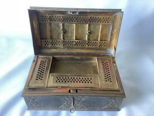 Javaanse geldkist - Brandkast - kist - Koper, Antiek en Kunst, Curiosa en Brocante