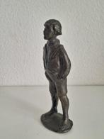 C. Ammerlaan - Beeldje, Guitige jongen in korte broek - 11.5, Antiek en Kunst
