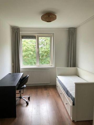 Studio te huur in Amsterdam - 78 m² - 2 kamer(s) - 2 kamers beschikbaar voor biedingen