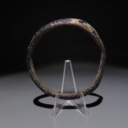 Oud-Romeins Glas Armband. 1e-3e eeuw n.Chr. 5,5 cm diameter., Verzamelen, Mineralen en Fossielen