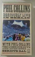 vhs - Phil Collins - Seriously Live In Berlin, Cd's en Dvd's, VHS | Documentaire, Tv en Muziek, Zo goed als nieuw, Verzenden