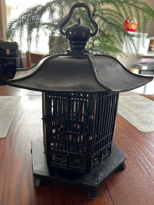Japanse antieke bronzen pagodelantaarn - Brons - Japan - 20e, Antiek en Kunst, Antiek | Overige Antiek