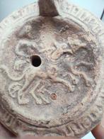 Oud-Romeins Terracotta olielamp met Apollo Met Spaanse