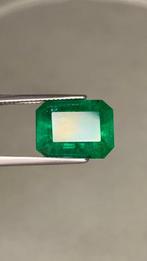 1 pcs Groen Smaragd - 4.84 ct - nternational Colored, Nieuw