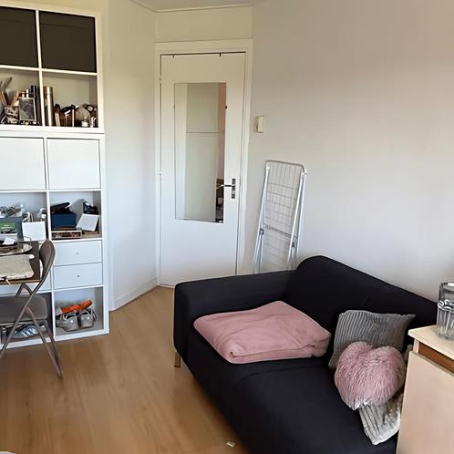Kamer met balkon aan Hoendiep in Groningen gevonden in Groni, Huizen en Kamers, Kamers te huur, Minder dan 20 m², Groningen