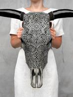 GEEN RESERVEPRIJS - Grote grijze uitgehouwen stierenkop -