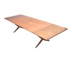 Hans J. Wegner (1914-2007), Gebruikt, 100 tot 150 cm, Teakhout, 200 cm of meer
