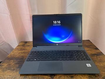 Laptop | HP 15s-fq1931nd | Core i3 | 4GB | 128GB | Win 11 beschikbaar voor biedingen