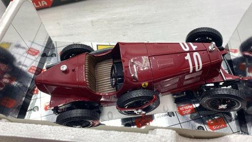 Bburago 1:18 - Modelauto - Alfa Romeo modificata Scuderia, Hobby en Vrije tijd, Modelauto's | 1:5 tot 1:12