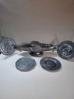 Decoratief ornament (5) - Italië - Centerstuk en borden pel, Antiek en Kunst