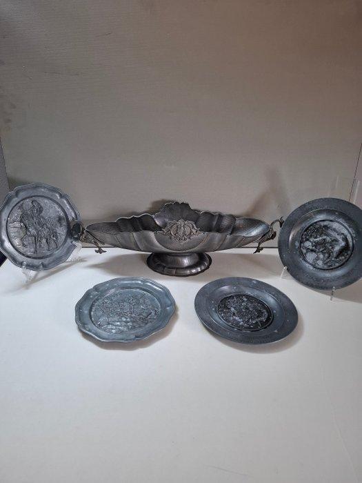 Decoratief ornament (5) - Italië - Centerstuk en borden pel, Antiek en Kunst, Curiosa en Brocante