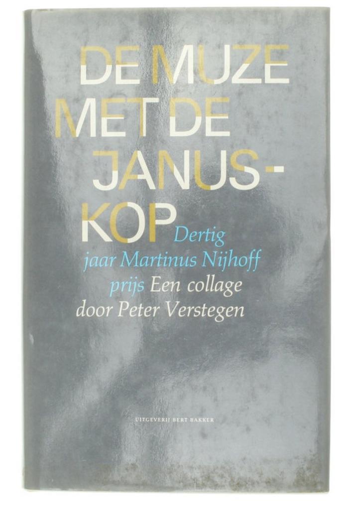 MUZE MET DE JANUS KOP 9789035102095 VERSTEGEN, Boeken, Literatuur, Gelezen, Verzenden