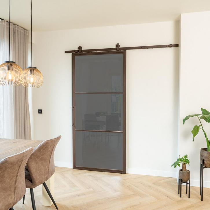 Stalen Schuifdeur - 3 Vlaks - Brons - Rook glas, Doe-het-zelf en Verbouw, Kozijnen en Schuifpuien, Inclusief glas, Nieuw, Metaal