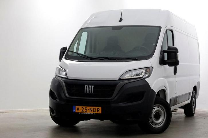 Fiat Ducato 30 2.2 MultiJet 120pk L2H2 Airco/PDC 02-2023, Auto's, Bestelauto's, Dealer onderhouden, Lease, Handgeschakeld, Wit