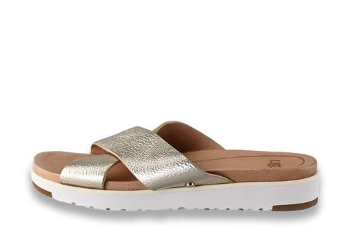 Ugg Slippers in maat 37 Goud | 10% extra korting, Kleding | Dames, Schoenen, Overige kleuren, Zo goed als nieuw, Slippers, Verzenden