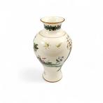 Royal Worcester - Chinoiserie-style porcelain vase with fret