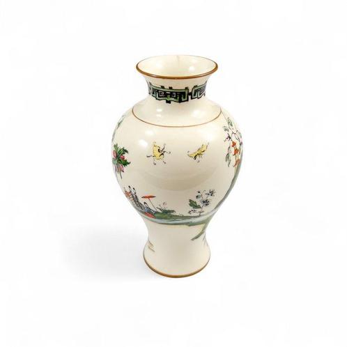Royal Worcester - Chinoiserie-style porcelain vase with fret, Antiek en Kunst, Antiek | Glas en Kristal