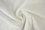 Crushed velvet stof - Wit - Per meter, Hobby en Vrije tijd, Stoffen en Lappen, 120 cm of meer, Wit, Ophalen of Verzenden, Polyester