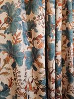 Exclusief licht gewaad Liberty met bloemachtig weefsel -