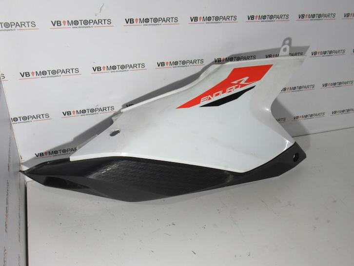 KTM 690 Enduro R Kap rechts achter, Motoren, Onderdelen | Overige, Ophalen of Verzenden