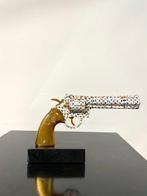 Van Apple - Art Against War - The Butterfly Gun