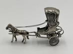 Miniatuur figuur - koets met koetsier. - Zilver, Antiek en Kunst