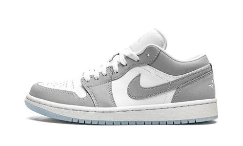 Jordan 1 Low Wolf Grey (W) - maat 36 (Sneakers, Schoenen), Kleding | Dames, Schoenen, Grijs, Nieuw, Sneakers of Gympen, Verzenden