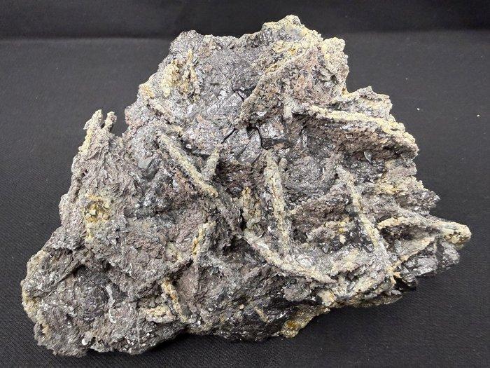 Zeldzame Semseyietkristallen op Pyrrhotiet- en, Verzamelen, Mineralen en Fossielen