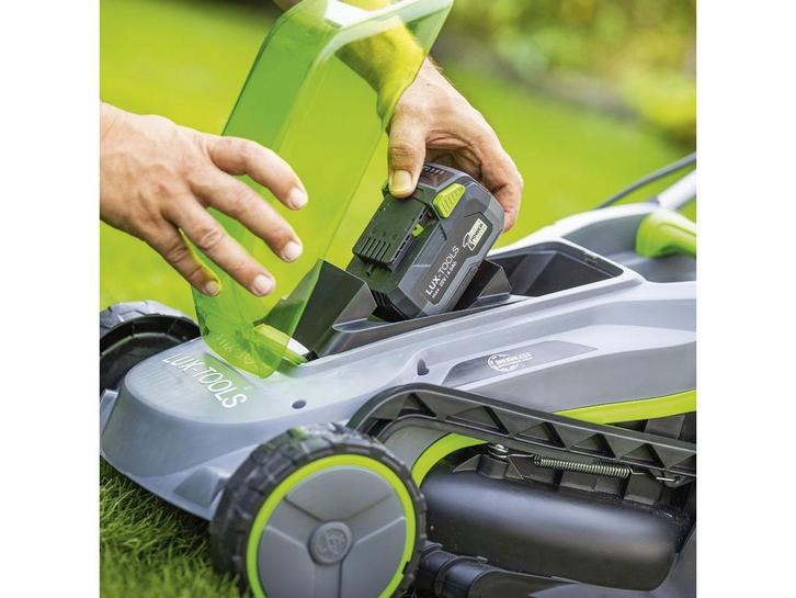 LUX 20V - Grasmaaier 33cm - Incl. 4.0Ah accu en lader - 35L, Huis en Inrichting, Woonaccessoires | Overige, Zo goed als nieuw