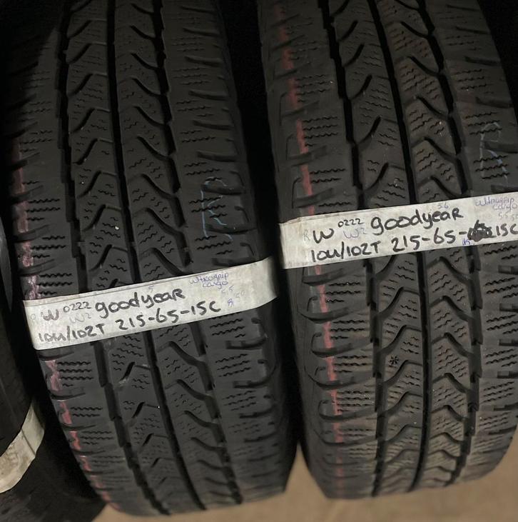 2x215-65-15C Goodyear Winter 5.5m €50 Per Band 215 65 15C, Auto-onderdelen, Banden en Velgen, 15 inch, Winterbanden, 215 mm, Bestelwagen