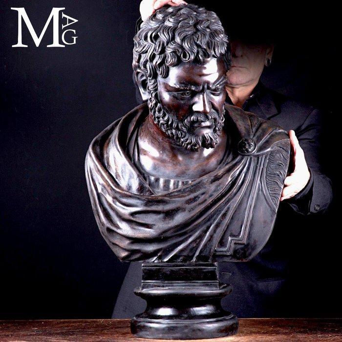 Prachtige en gigantische portretbuste van keizer Carracalla., Antiek en Kunst, Antiek | Overige Antiek