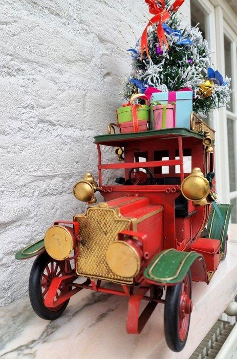 Beeldje - Kerstauto - kerstverlichting - Metaal, Antiek en Kunst, Curiosa en Brocante