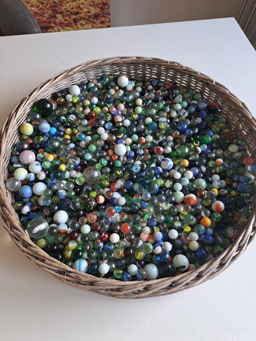 Marble - Knikkers 9.4 kg. Glazen Knikkers / marbles -, Antiek en Kunst, Antiek | Speelgoed