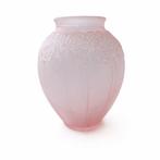 Art Deco Satin Glass Vase – Pink Frosted Glass, Europe, c., Antiek en Kunst