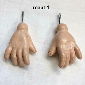Handjes geschikt voor antieke poppen / poppenhandjes. beschikbaar voor biedingen