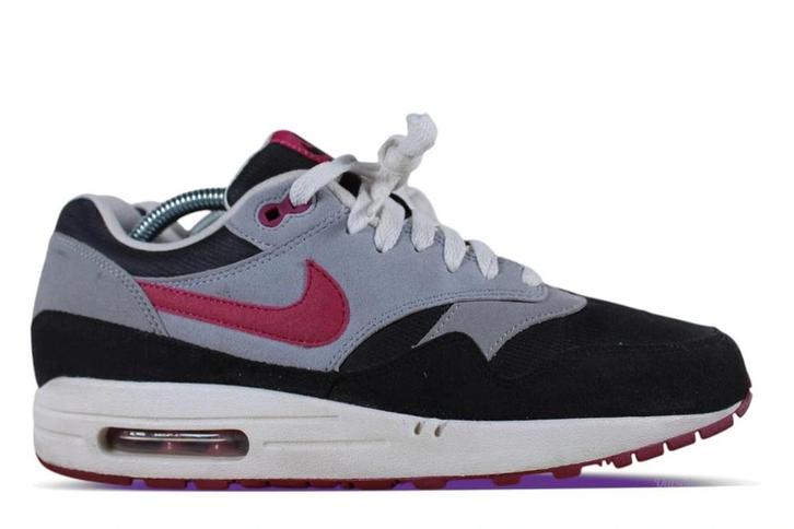 Nike Air Max 1 Black Rave Pink • 42.5, Kleding | Dames, Schoenen, Sneakers of Gympen, Ophalen of Verzenden