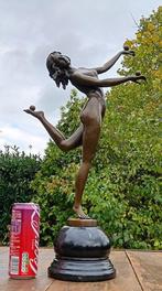 pierre collinet - sculptuur, acrobatische vrouw - 55 cm -