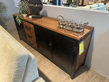 Dressoir Indusy **SHOWROOMMODEL** beschikbaar voor biedingen
