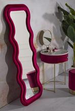 WANDSPIEGEL EMILY VELVET FUCHSIA CM 60X6X160 ( AFMETING, Huis en Inrichting, Woonaccessoires | Spiegels, Ophalen of Verzenden