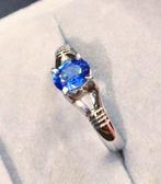 Ring - Indonesië Zilveren ring met blauwe saffier (Zonder