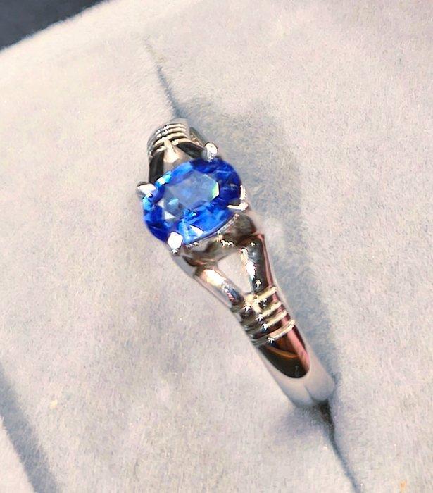 Ring - Indonesië Zilveren ring met blauwe saffier (Zonder, Antiek en Kunst, Kunst | Niet-Westerse kunst