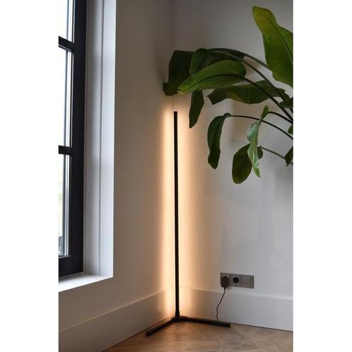 Calex Slimme LED Vloerlamp - Wifi Hoeklamp Staande Lamp -, Huis en Inrichting, Lampen | Overige, Zo goed als nieuw, Ophalen of Verzenden
