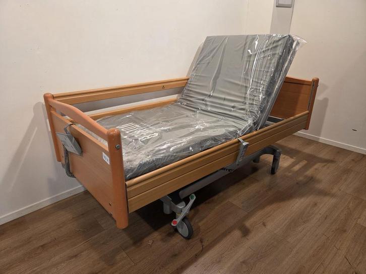 Volker S282 #40H Elektrisch Hoog Laag Thuiszorg-bed, Diversen, Verpleegmiddelen, Zo goed als nieuw, Verzenden