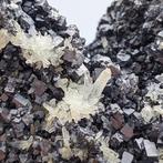 KUBIEKE GALENA en QUARTZ, Bulgarije, Honderden kristallen, Verzamelen, Mineralen en Fossielen