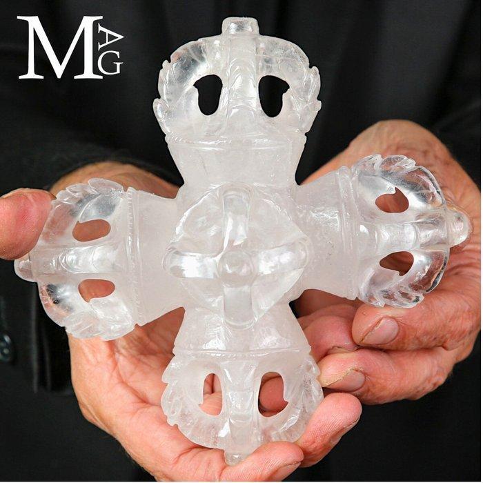 Aziatische kwarts sculptuur - zes-tandige dorje in helder, Verzamelen, Mineralen en Fossielen