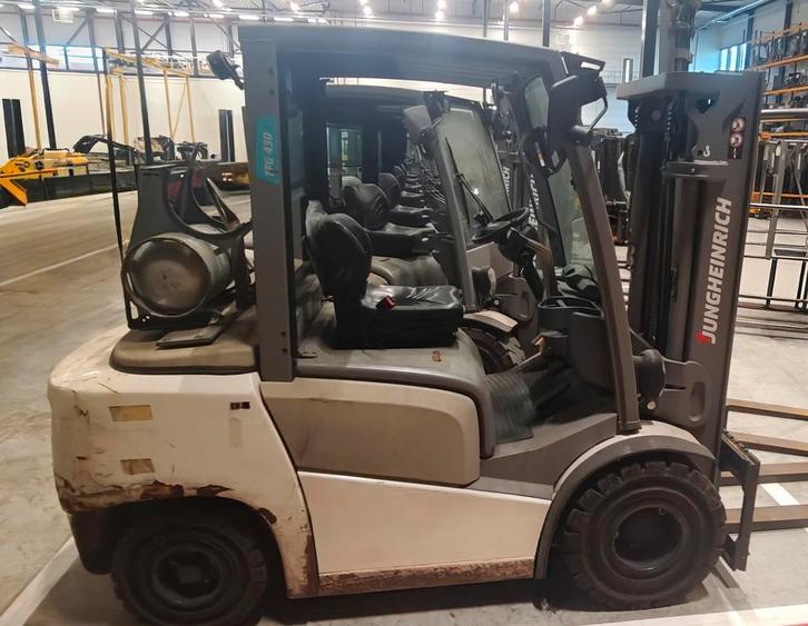 LPG truck 3000KG 4400mm hefhoogte 2017, Zakelijke goederen, Machines en Bouw | Heftrucks en Intern transport, 2000 tot 3000 kg