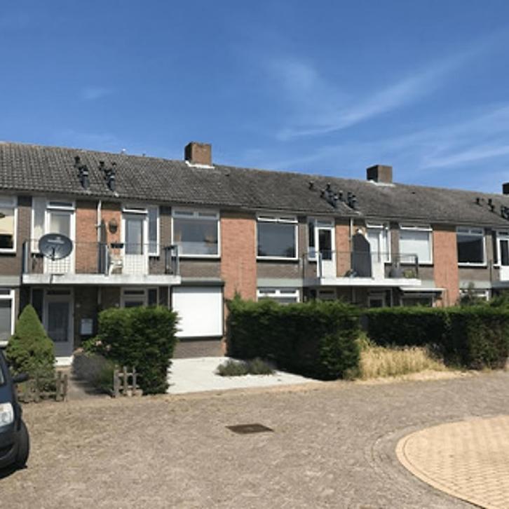 Appartment met wasmachine en parkeergelegenheid, Huizen en Kamers, Huizen te huur, Direct bij eigenaar